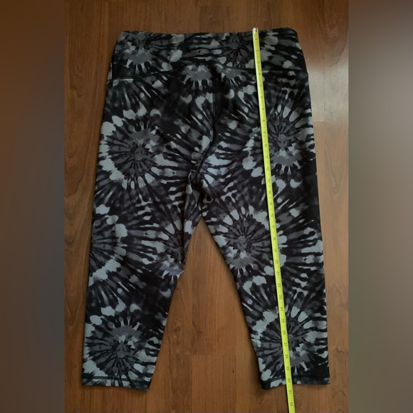 ACTIV8 Women’s Leggings Black Tie Dye Size XLarge - Picture 4 of 5